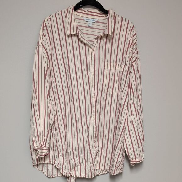 Old Navy Tops - Old Navy Women's Red and White Striped Button Down Shirt